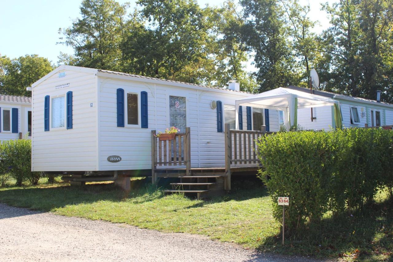 Camping Du Pontis Verteillac Esterno foto