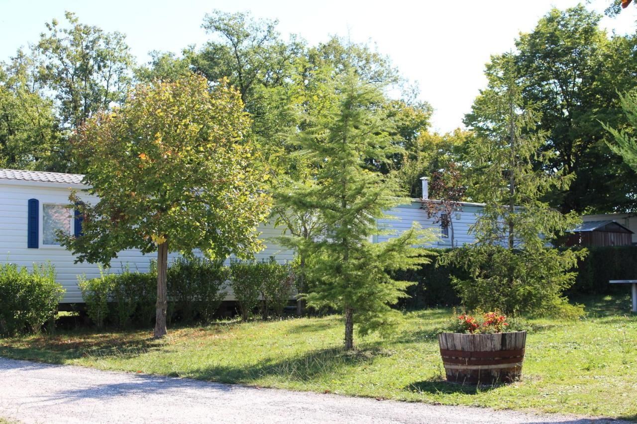 Camping Du Pontis Verteillac Esterno foto