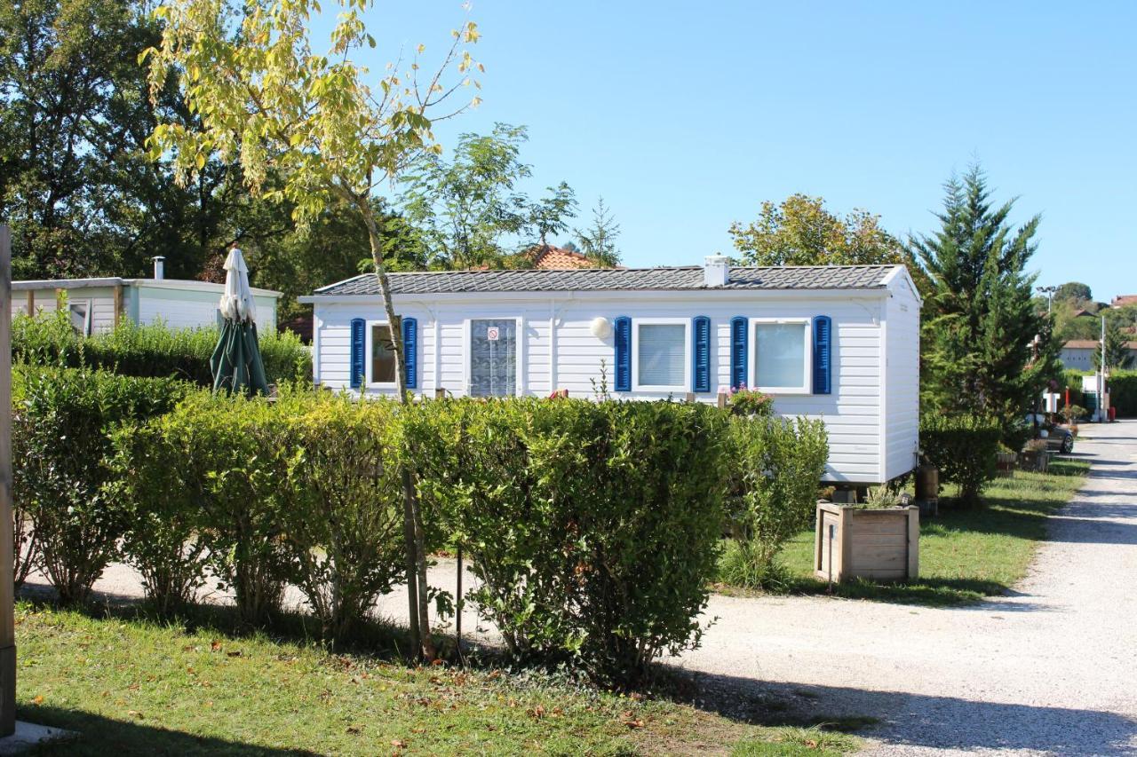 Camping Du Pontis Verteillac Esterno foto