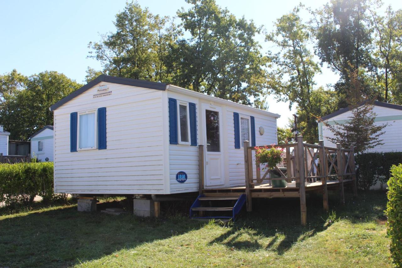 Camping Du Pontis Verteillac Esterno foto