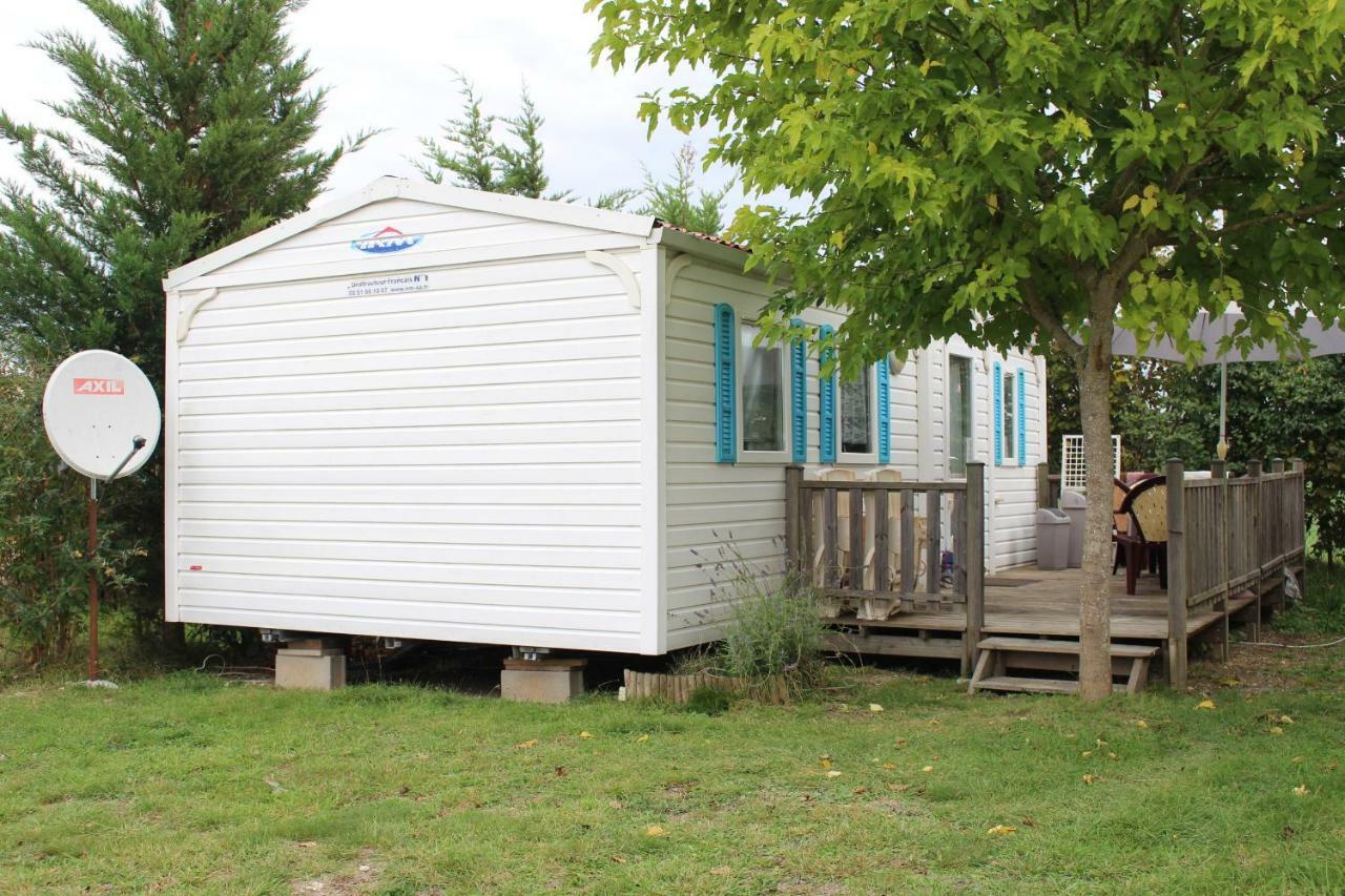 Camping Du Pontis Verteillac Esterno foto