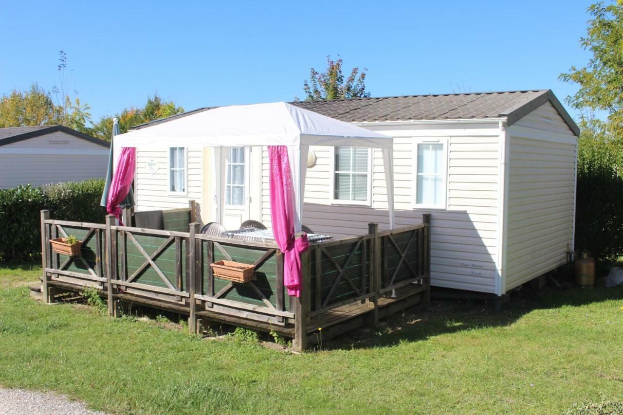 Camping Du Pontis Verteillac Esterno foto