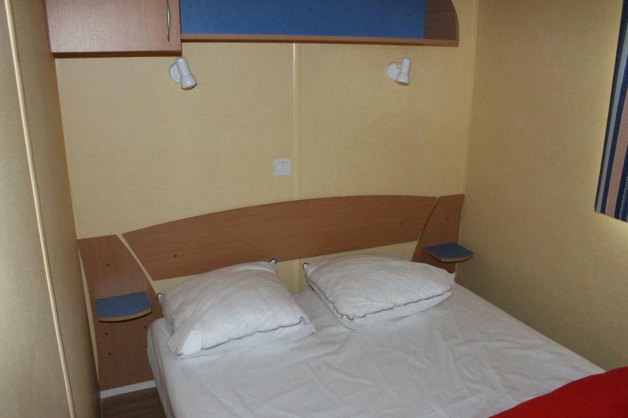 Camping Du Pontis Verteillac Esterno foto