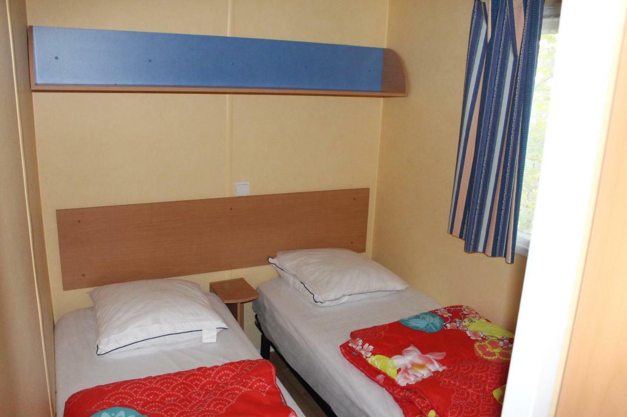 Camping Du Pontis Verteillac Esterno foto