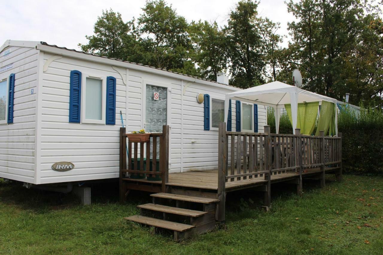 Camping Du Pontis Verteillac Esterno foto