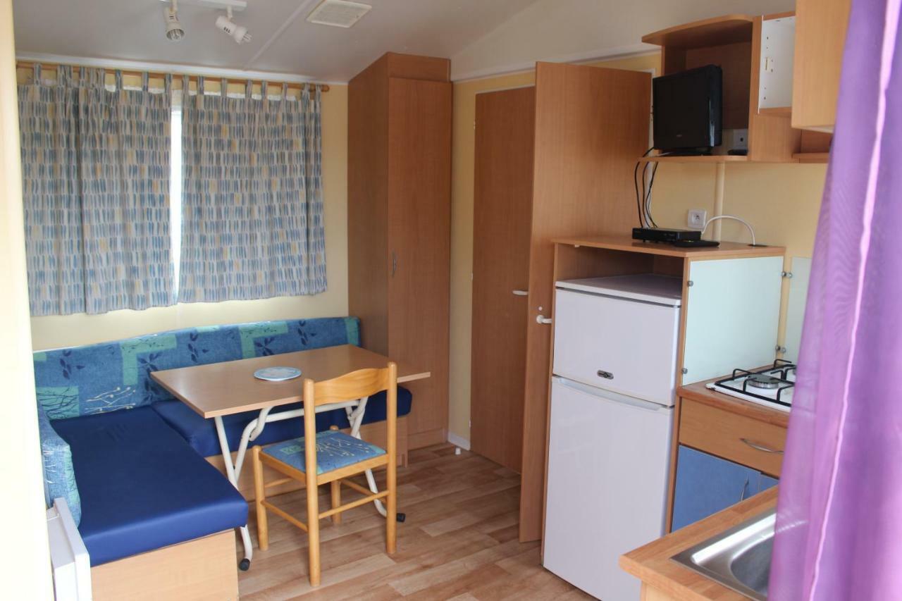Camping Du Pontis Verteillac Esterno foto