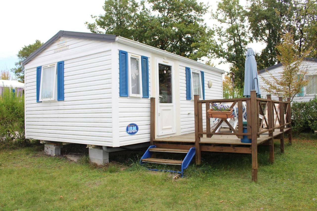 Camping Du Pontis Verteillac Esterno foto
