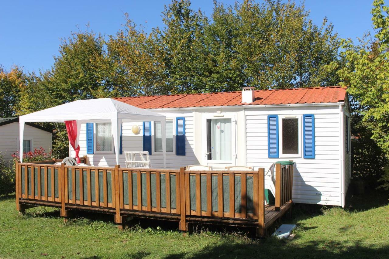 Camping Du Pontis Verteillac Esterno foto
