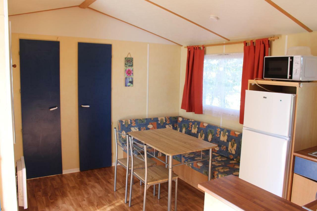 Camping Du Pontis Verteillac Esterno foto